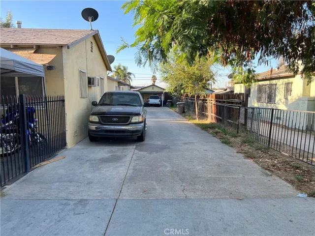 2037 Oregon Street, Bakersfield, California 93305