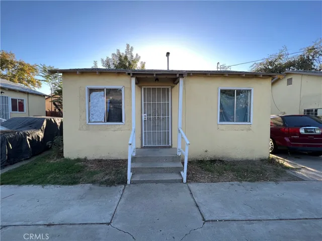 2037 Oregon Street, Bakersfield, California 93305