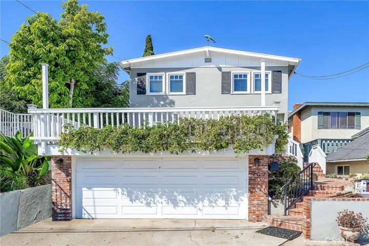 907 Diamond Street, Redondo Beach, California 90277