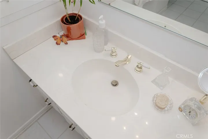 13270 N. Fairfield Lane #174h (M7), Seal Beach, California 90740