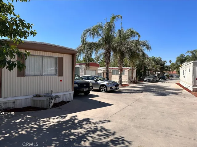 501 S Mistletoe Avenue, San Jacinto, California 92583