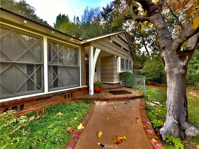 3167 Laurel Canyon Boulevard, Studio City, California 91604