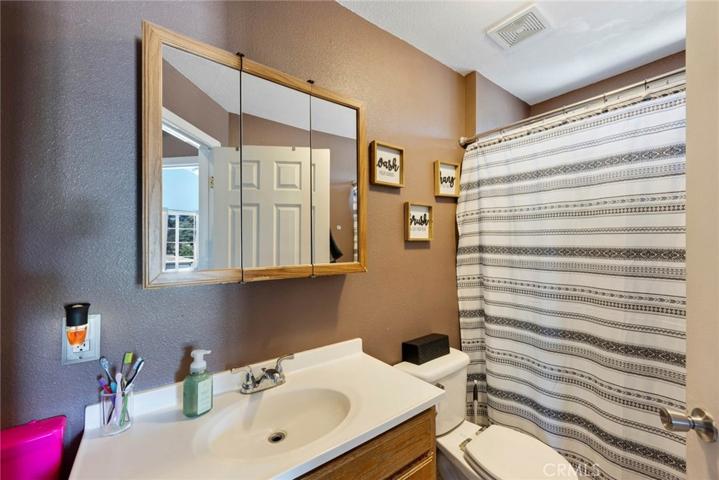 Bath 2 - guest house