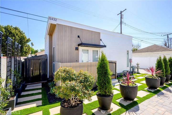 5432 Kester Avenue, Sherman Oaks, California 91411