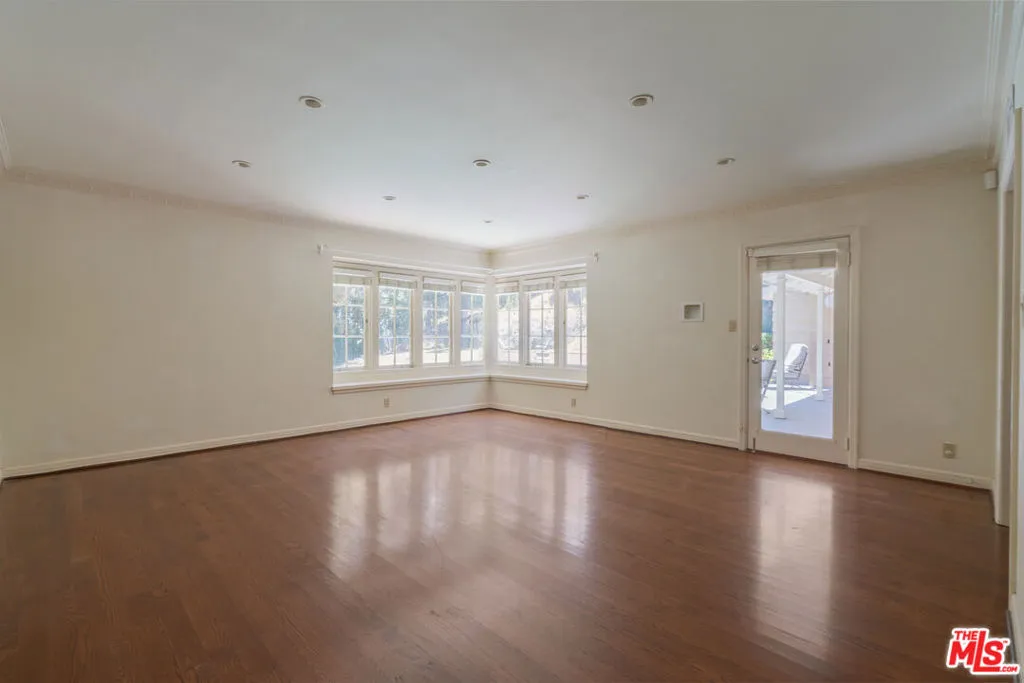 1119 Schuyler Road, Beverly Hills, California 90210 home-pic-11