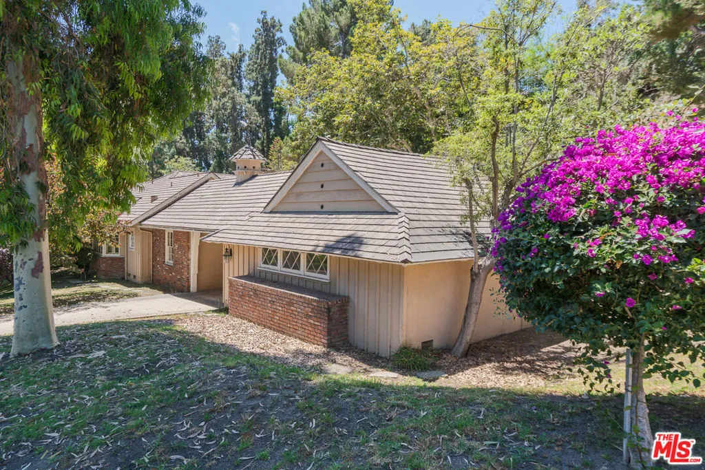 1119 Schuyler Road, Beverly Hills, California 90210 home-pic-5
