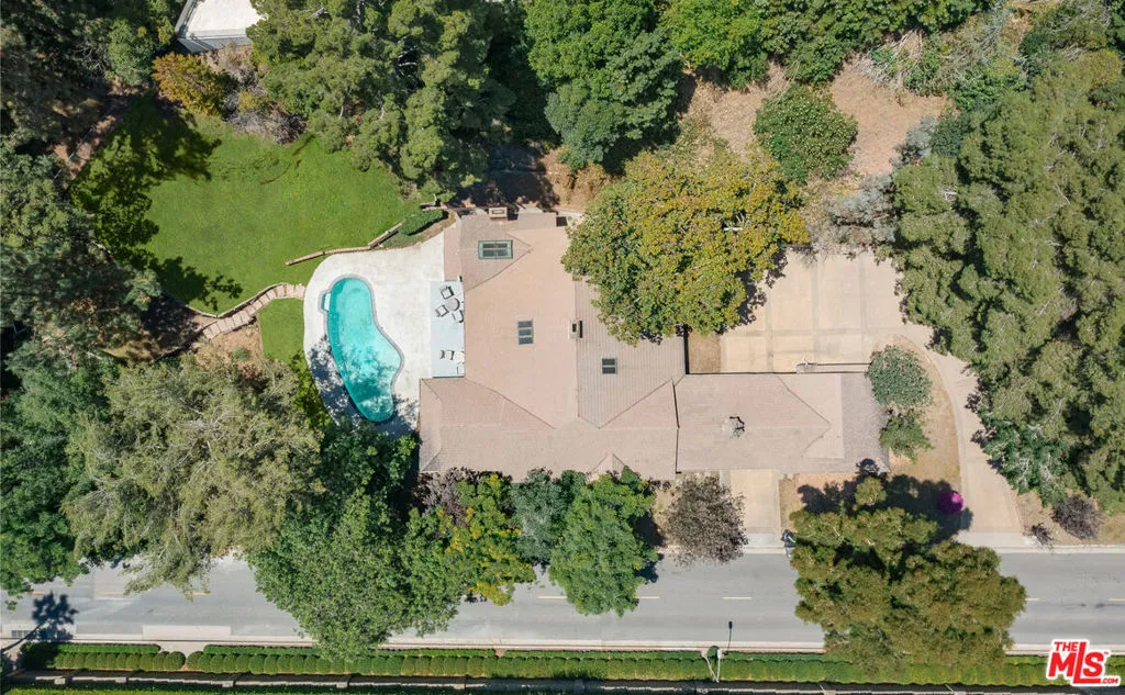 1119 Schuyler Road, Beverly Hills, California 90210 home-pic-0