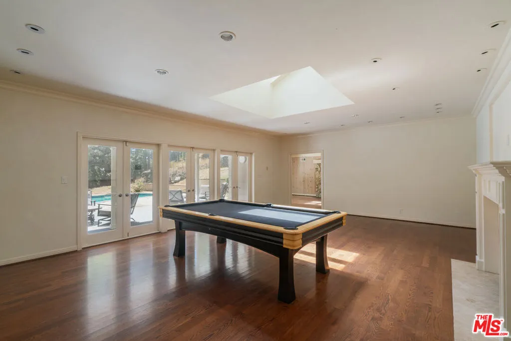 1119 Schuyler Road, Beverly Hills, California 90210 home-pic-14