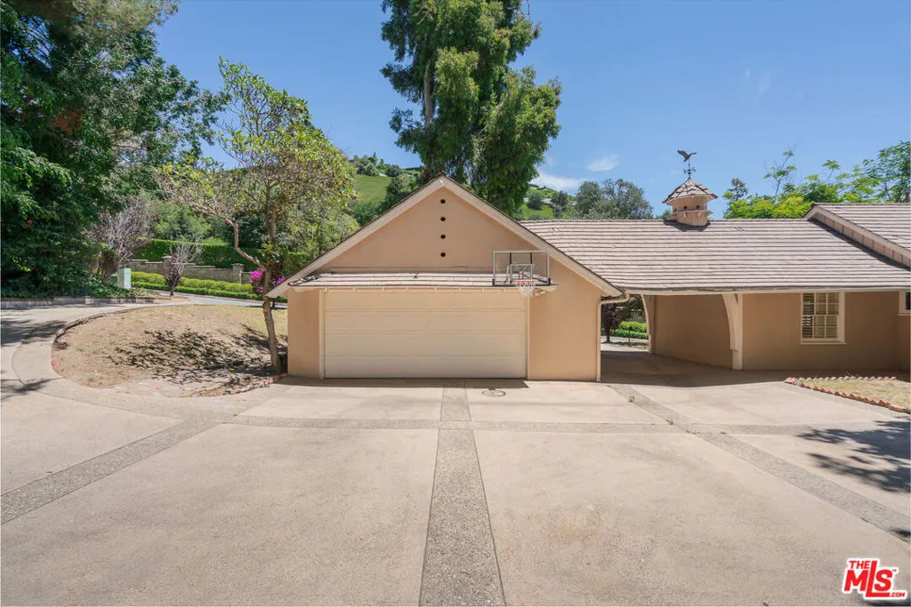 1119 Schuyler Road, Beverly Hills, California 90210 home-pic-7