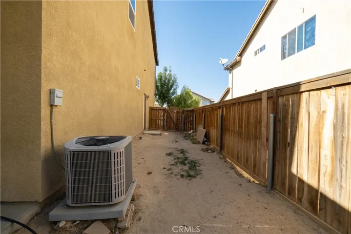15807 Yosemite Street, Victorville, California 92394