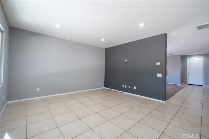 15807 Yosemite Street, Victorville, California 92394