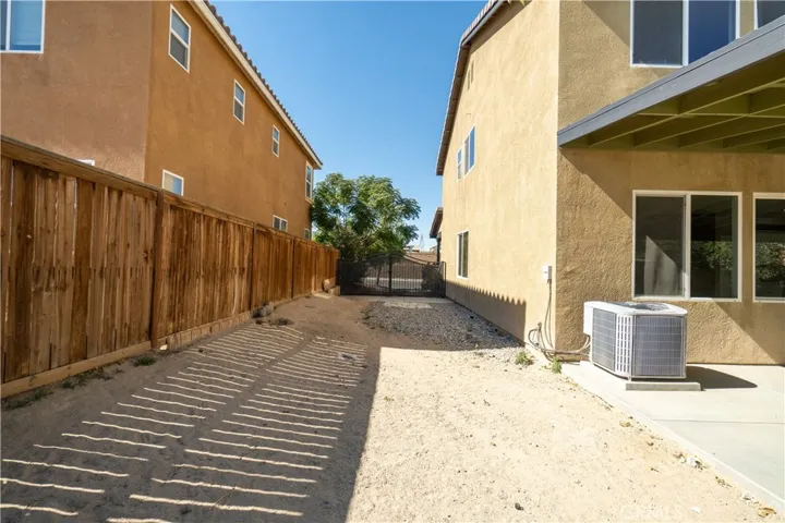15807 Yosemite Street, Victorville, California 92394