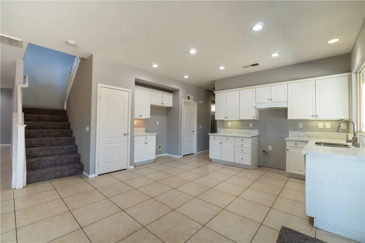 15807 Yosemite Street, Victorville, California 92394
