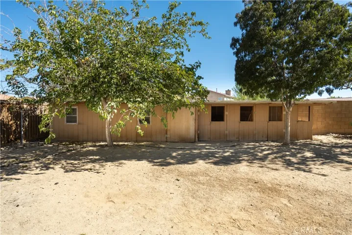 15807 Yosemite Street, Victorville, California 92394