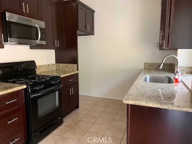28320 Evergreen Lane, Saugus, California 91390