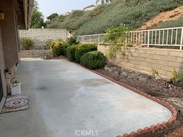 28320 Evergreen Lane, Saugus, California 91390