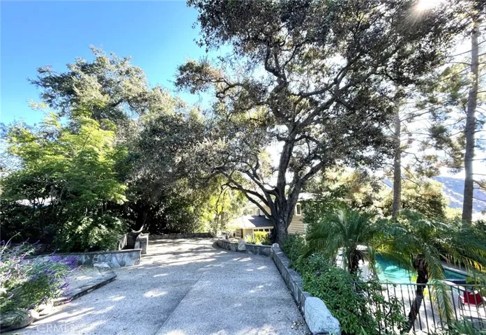 853 Oakglade Drive, Monrovia, California 91016