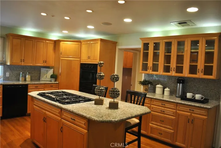853 Oakglade Drive, Monrovia, California 91016