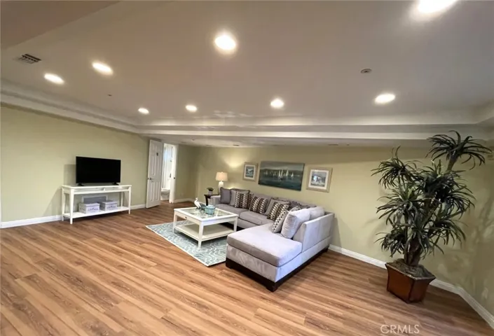 853 Oakglade Drive, Monrovia, California 91016
