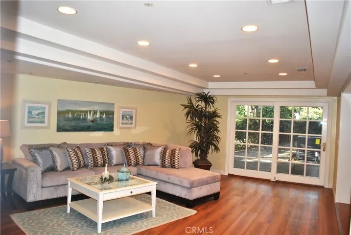 853 Oakglade Drive, Monrovia, California 91016