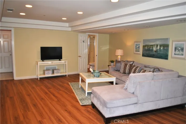 853 Oakglade Drive, Monrovia, California 91016