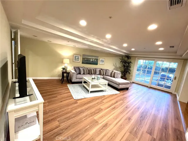 853 Oakglade Drive, Monrovia, California 91016