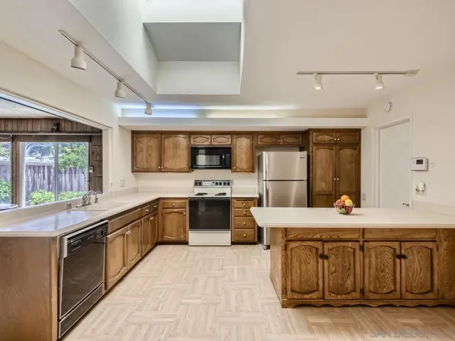 16319 Gabarda Rd, San Diego, California 92128