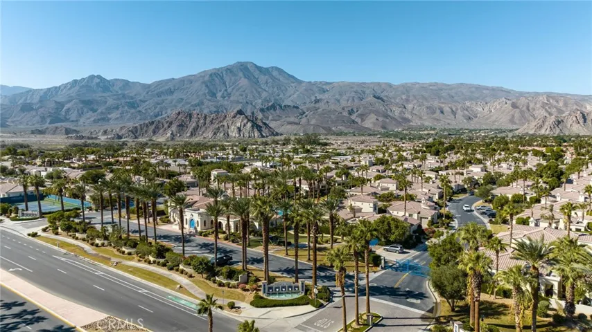 80872 Via Puerta Azul, La Quinta, California 92253