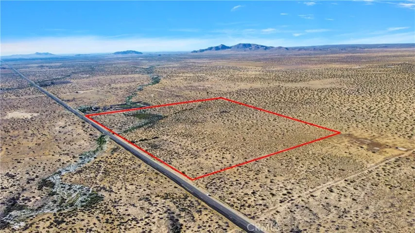 Red property boundary markers are not to be relied on as exact property lines. Buyer to confirm independently.