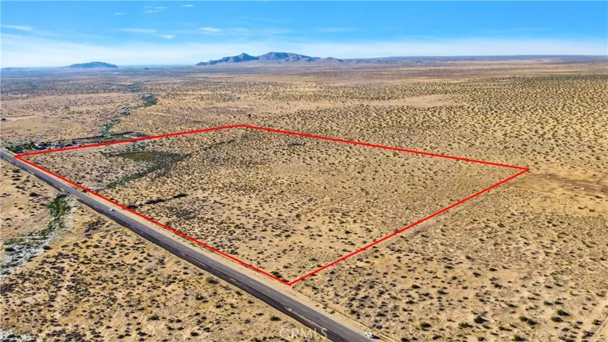Red property boundary markers are not to be relied on as exact property lines. Buyer to confirm independently.
