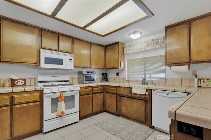 8108 El Cerrito Avenue, Hesperia, California 92345