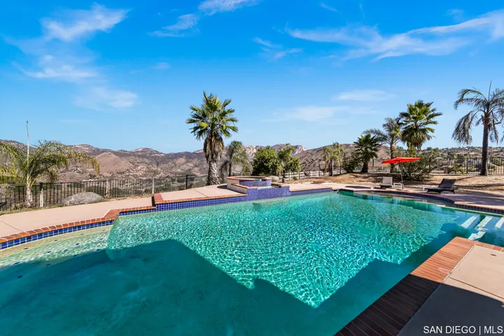7 horse corrals with shelters and auto waterers
