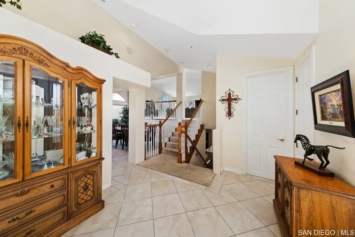 Vaulted ceilings, 8ft door heights