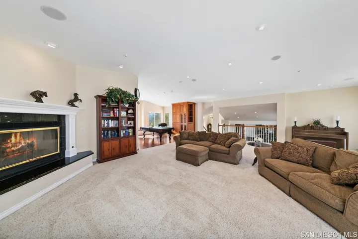 Gas Fireplace, recessed lighting