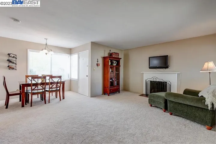 15943 Via Paro, San Lorenzo, California 94580