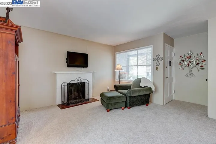 15943 Via Paro, San Lorenzo, California 94580