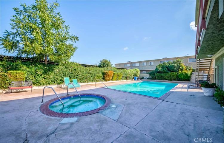 20246 Cohasset Street Unit 6, Winnetka, California 91306