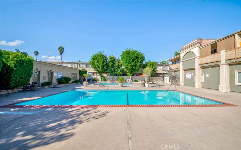 20246 Cohasset Street Unit 6, Winnetka, California 91306