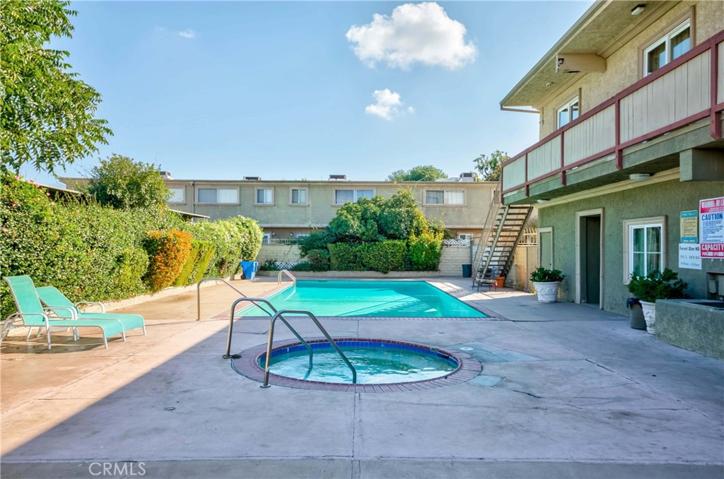 20246 Cohasset Street Unit 6, Winnetka, California 91306