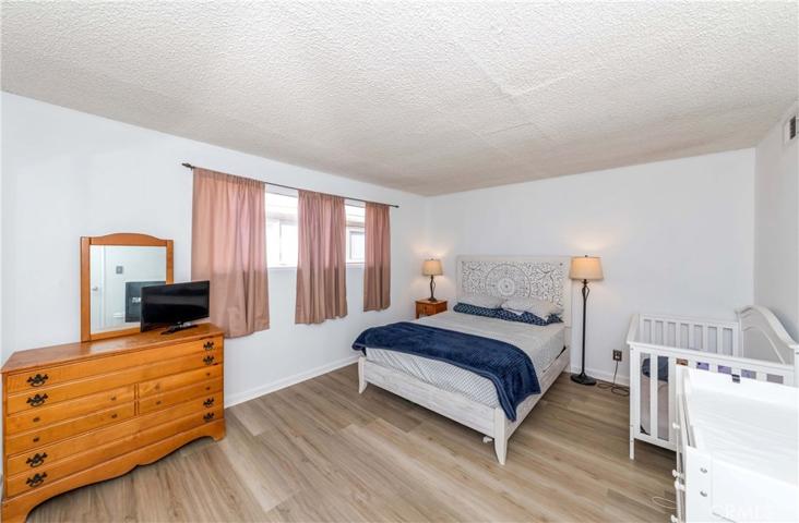 20246 Cohasset Street Unit 6, Winnetka, California 91306