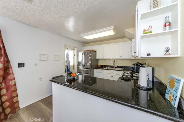 20246 Cohasset Street Unit 6, Winnetka, California 91306