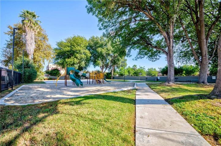 20246 Cohasset Street Unit 6, Winnetka, California 91306