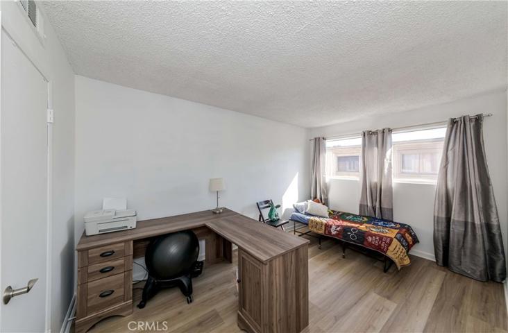20246 Cohasset Street Unit 6, Winnetka, California 91306