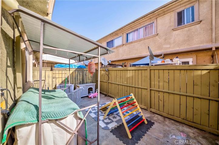 20246 Cohasset Street Unit 6, Winnetka, California 91306