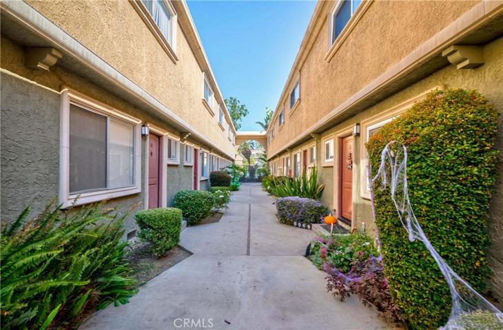 20246 Cohasset Street Unit 6, Winnetka, California 91306