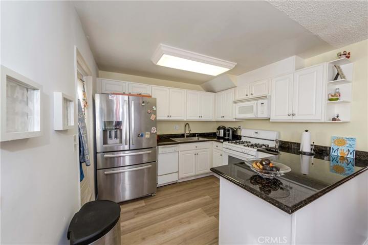 20246 Cohasset Street Unit 6, Winnetka, California 91306