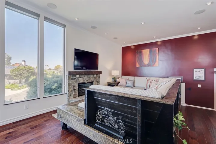 400 Calle Miramar, Redondo Beach, California 90277