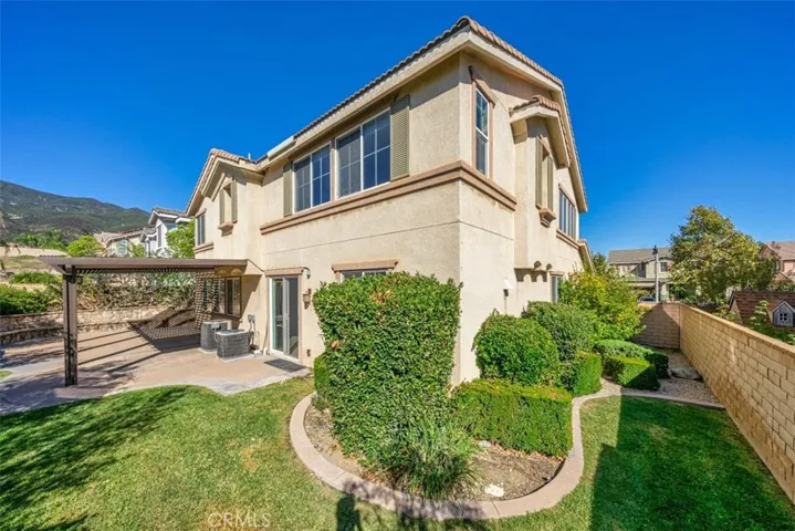 5046 Cottontail Way, Fontana, California 92336