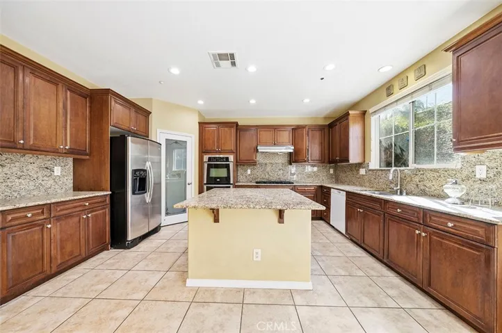 5046 Cottontail Way, Fontana, California 92336