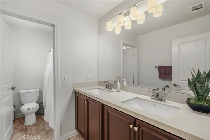 Bathroom 2.